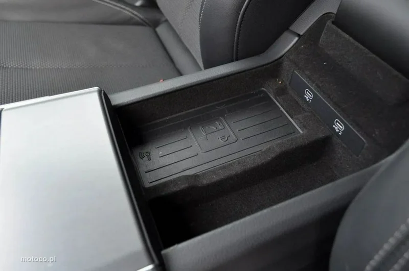 Audi A6 C8 31
