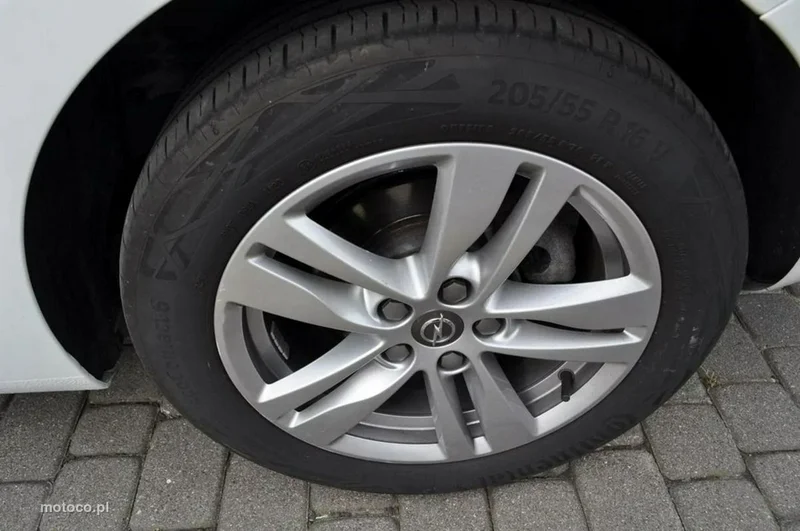 Opel Astra K 12