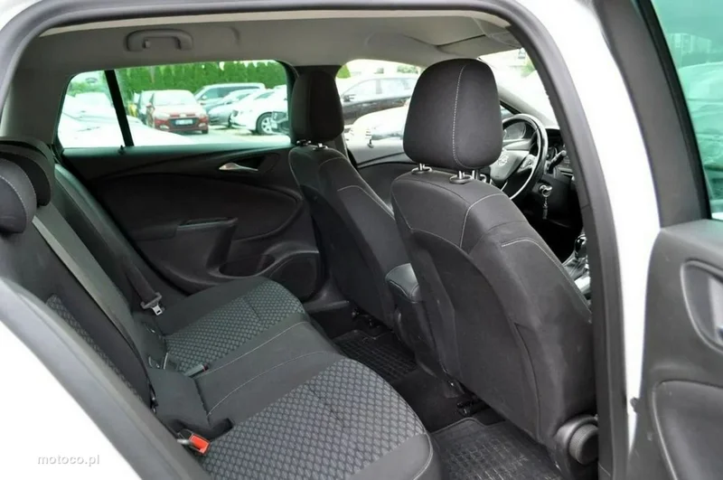 Opel Astra K 32