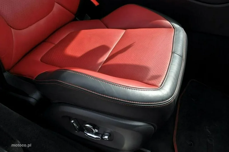 Jaguar XJR 27