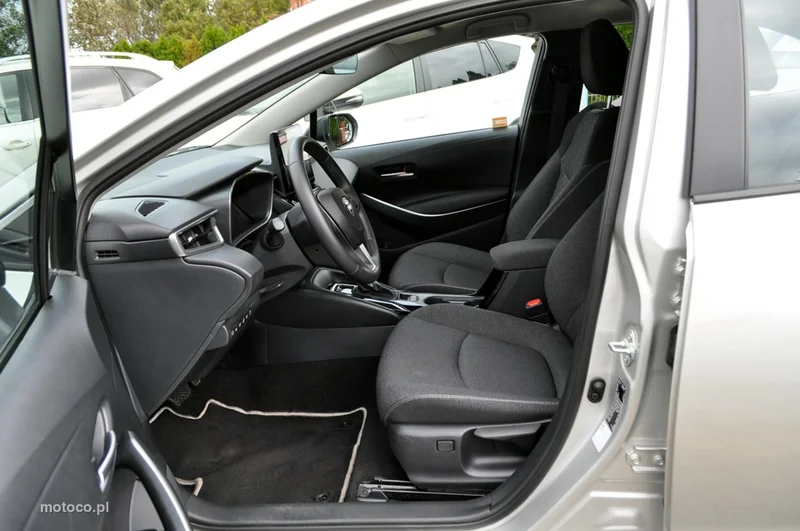 Toyota Corolla E210 12