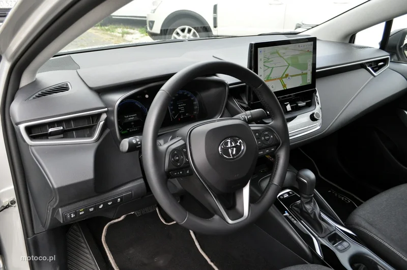 Toyota Corolla E210 13