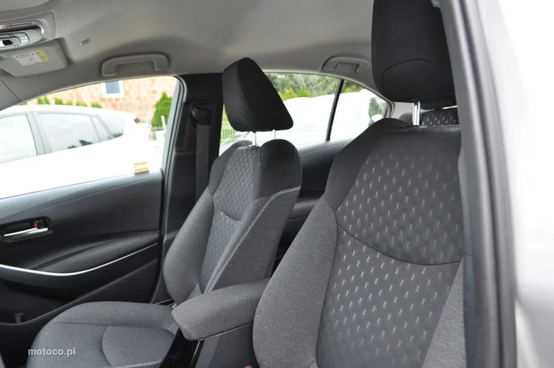 Toyota Corolla E210 15