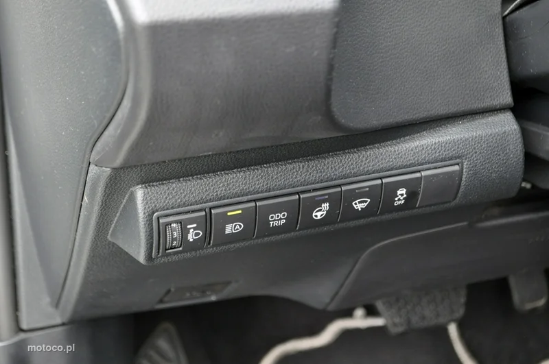 Toyota Corolla E210 16