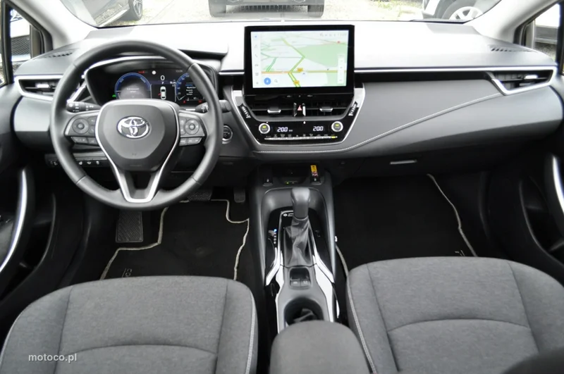 Toyota Corolla E210 21