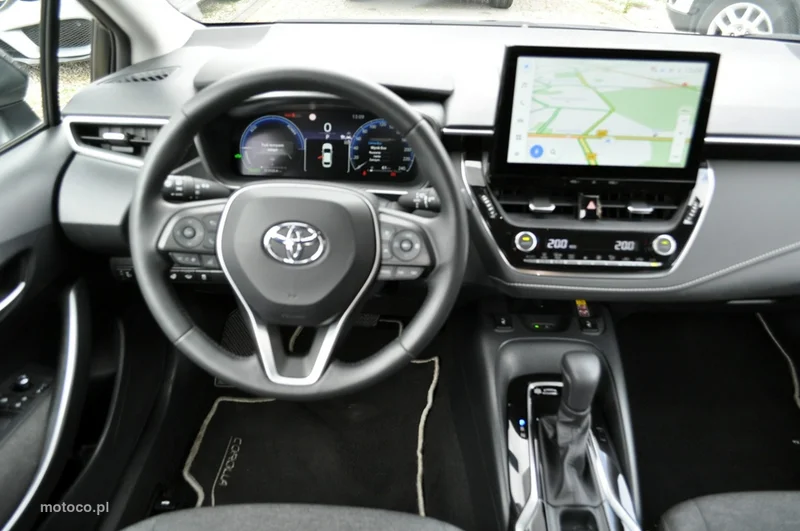 Toyota Corolla E210 22