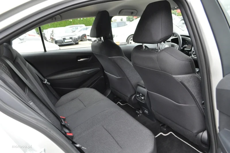 Toyota Corolla E210 26
