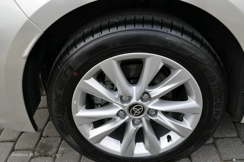 Toyota Corolla E210 34