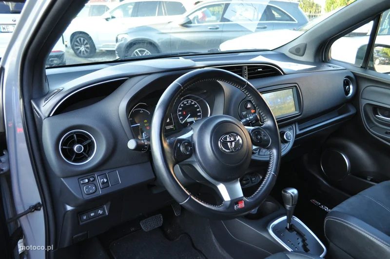 Toyota Yaris XP130 14