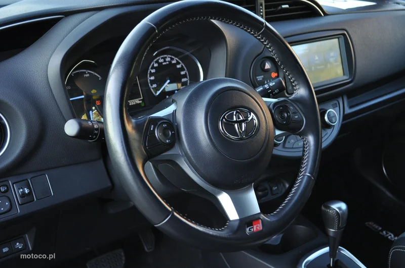 Toyota Yaris XP130 15