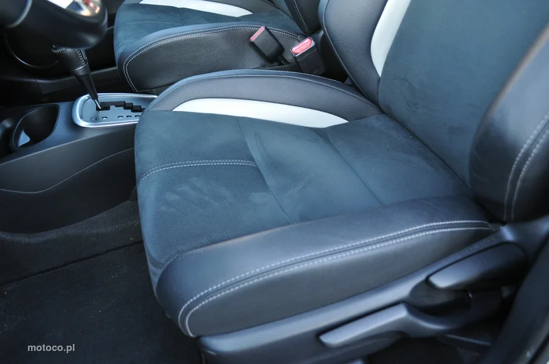 Toyota Yaris XP130 18