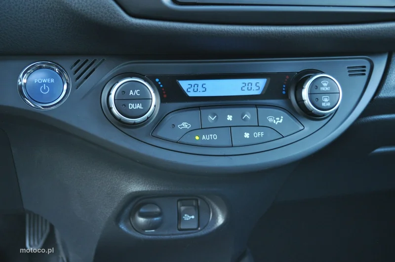 Toyota Yaris XP130 22