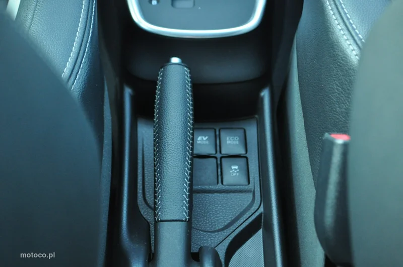 Toyota Yaris XP130 32