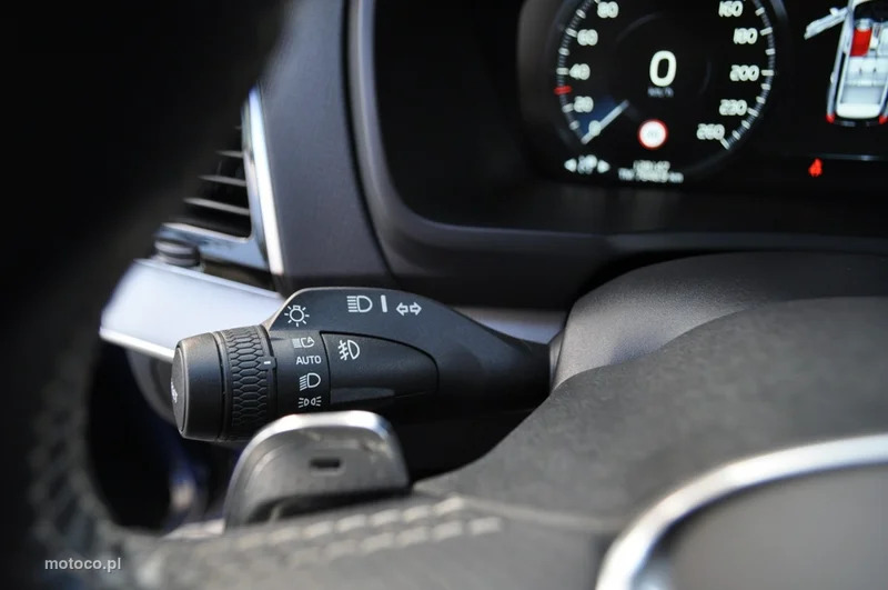 Volvo XC 90 23