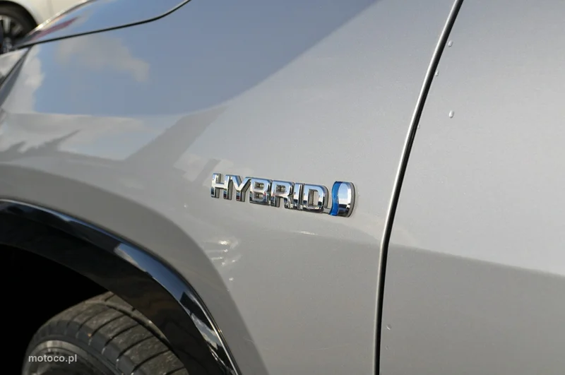 Toyota RAV 4 XA50 21