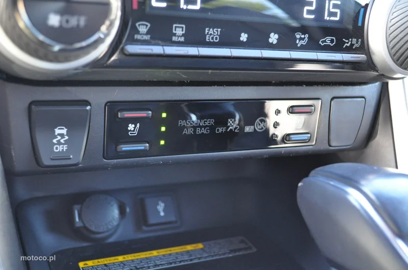 Toyota RAV 4 XA50 30