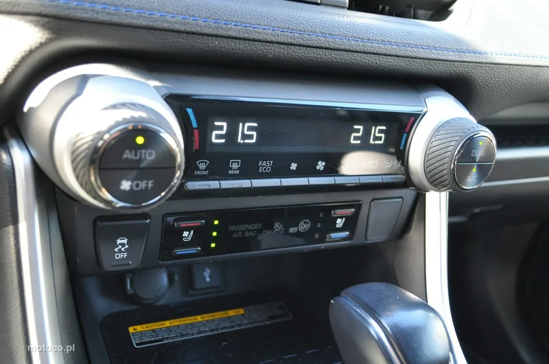 Toyota RAV 4 XA50 31