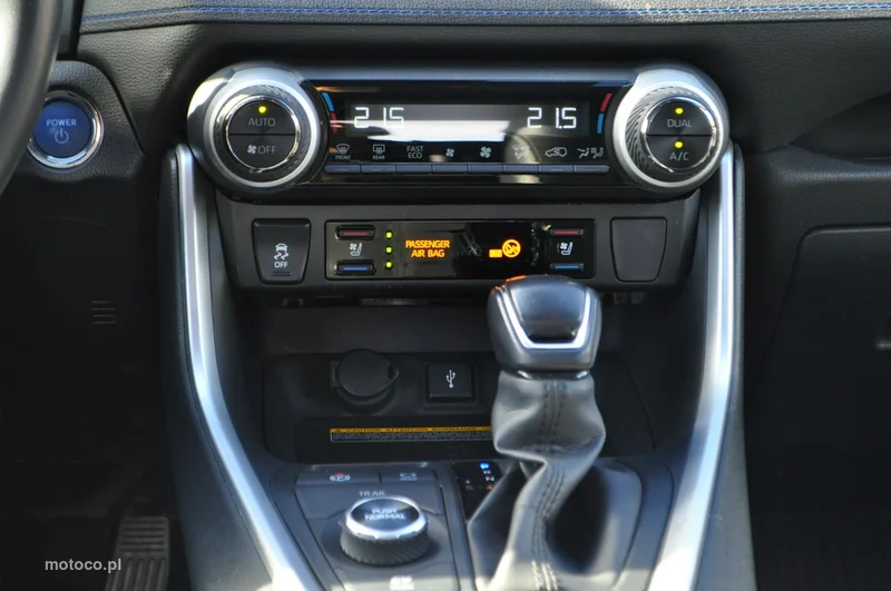 Toyota RAV 4 XA50 41