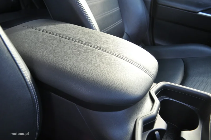 Toyota RAV 4 XA50 54