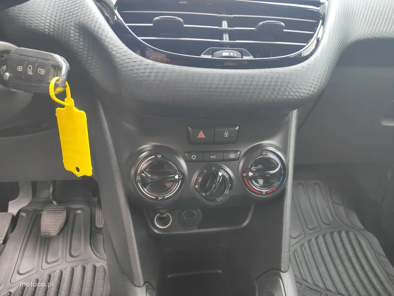 Peugeot 208 14