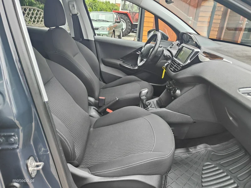 Peugeot 208 17