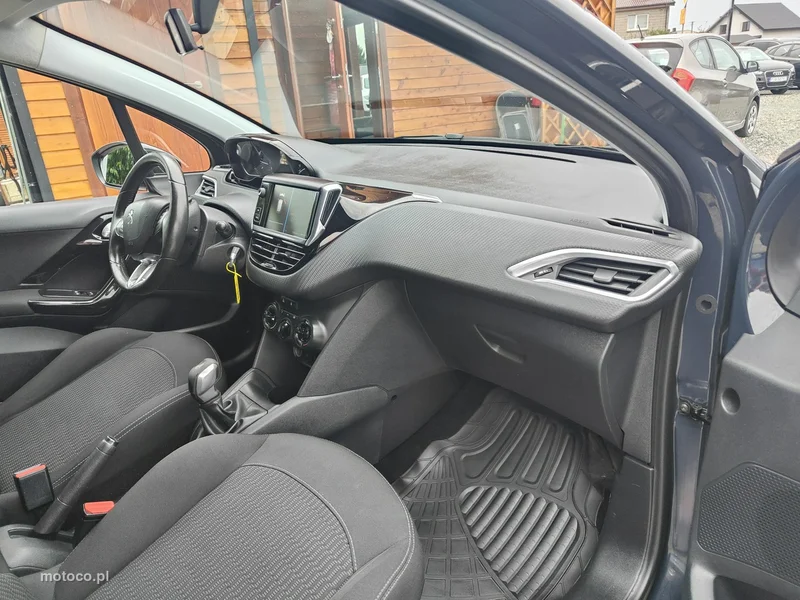 Peugeot 208 19