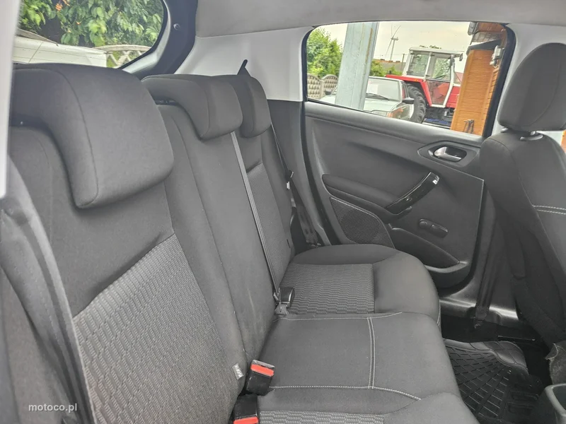Peugeot 208 21