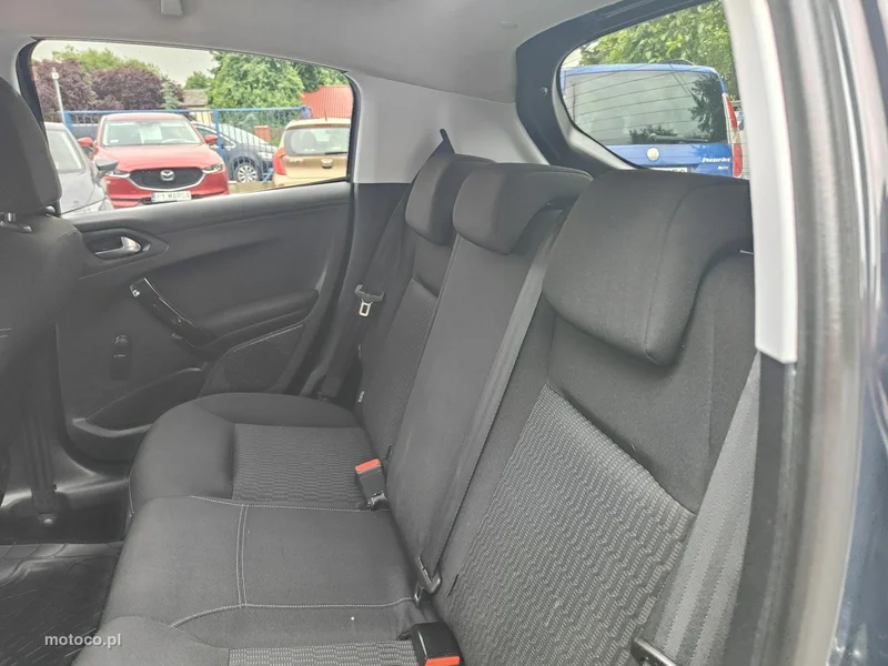 Peugeot 208 24