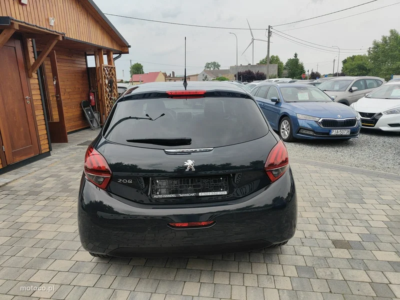 Peugeot 208 5