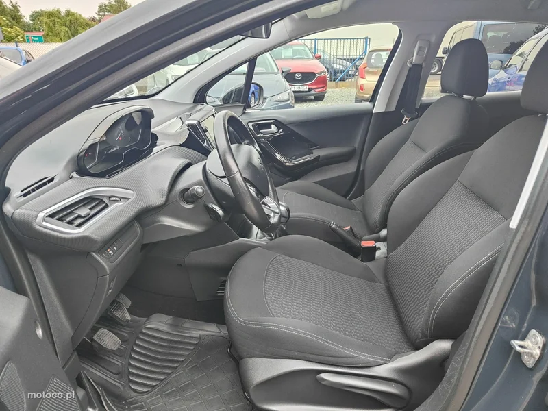 Peugeot 208 7