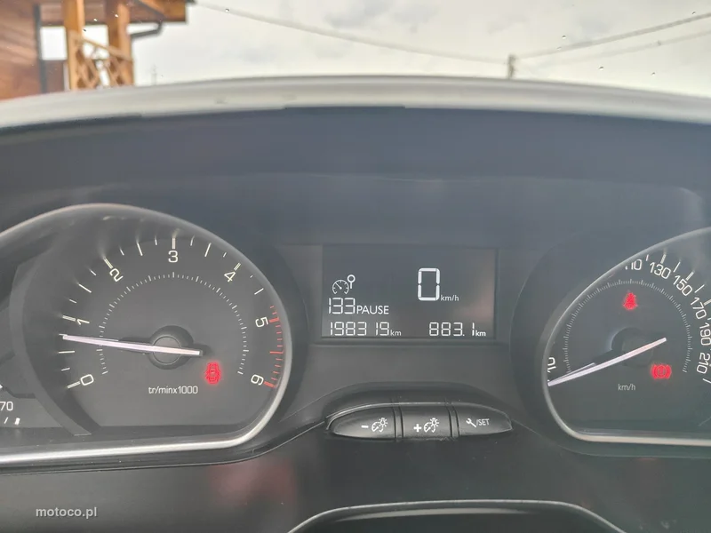 Peugeot 208 8