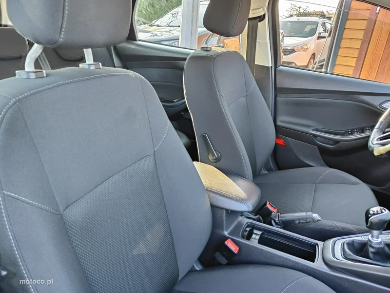 Ford Focus III 19