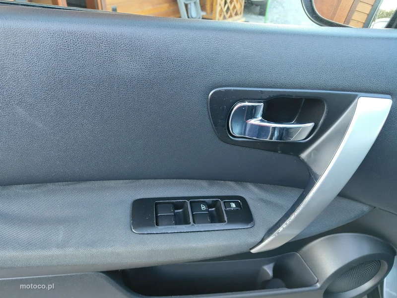 Nissan Qashqai+2 18