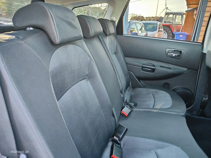 Nissan Qashqai+2 25