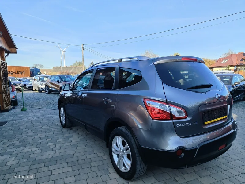 Nissan Qashqai+2 6