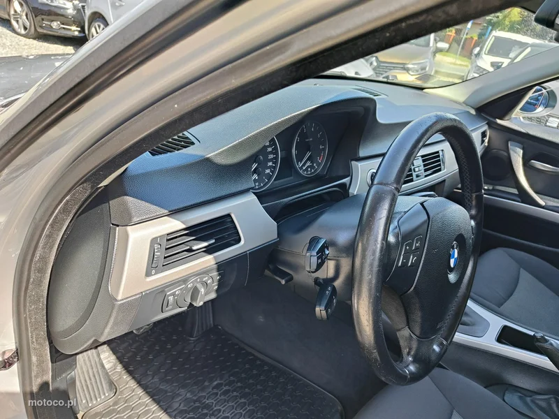 BMW Seria 3 E90 318 11