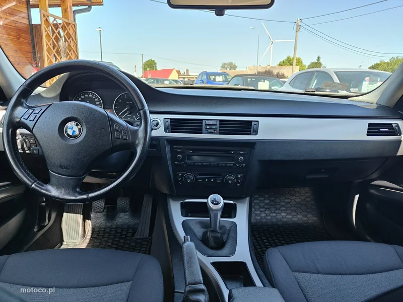 BMW Seria 3 E90 318 14
