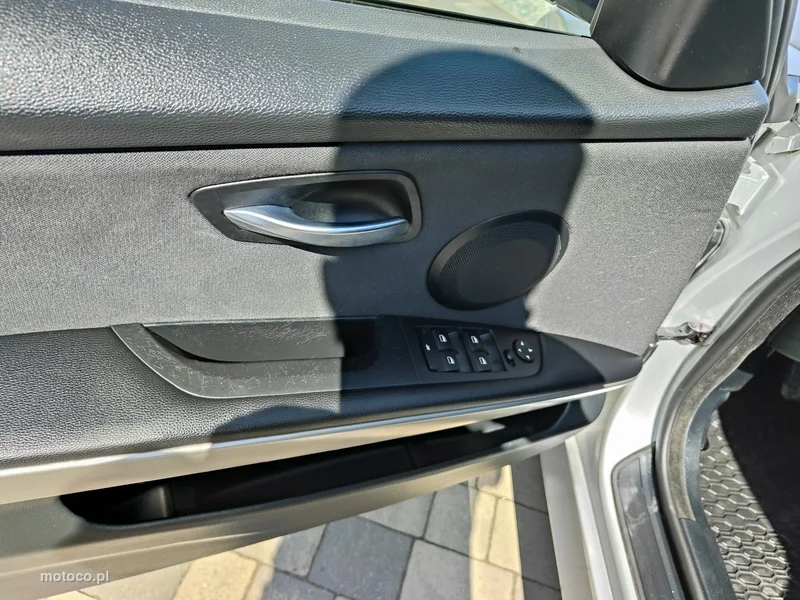 BMW Seria 3 E90 318 15
