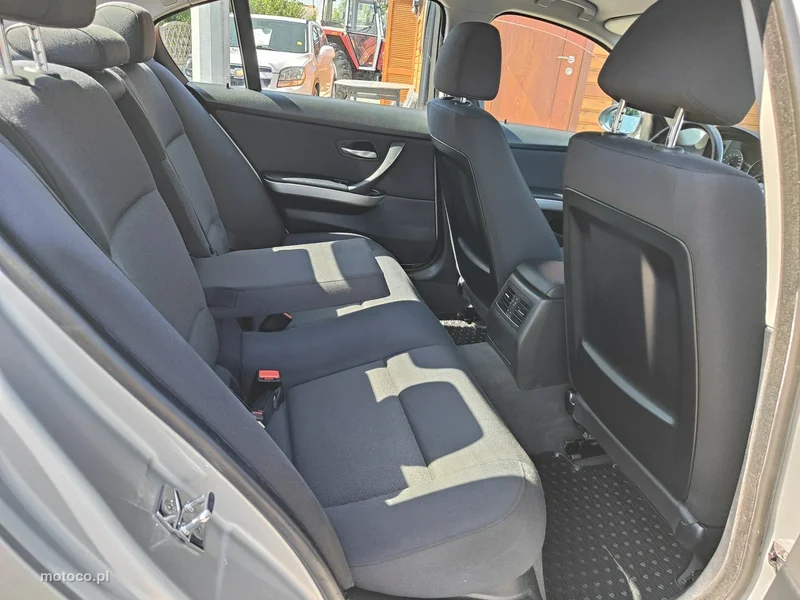BMW Seria 3 E90 318 21
