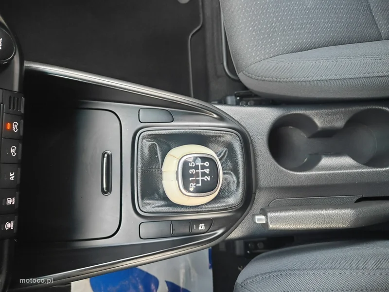 Kia Carens 13