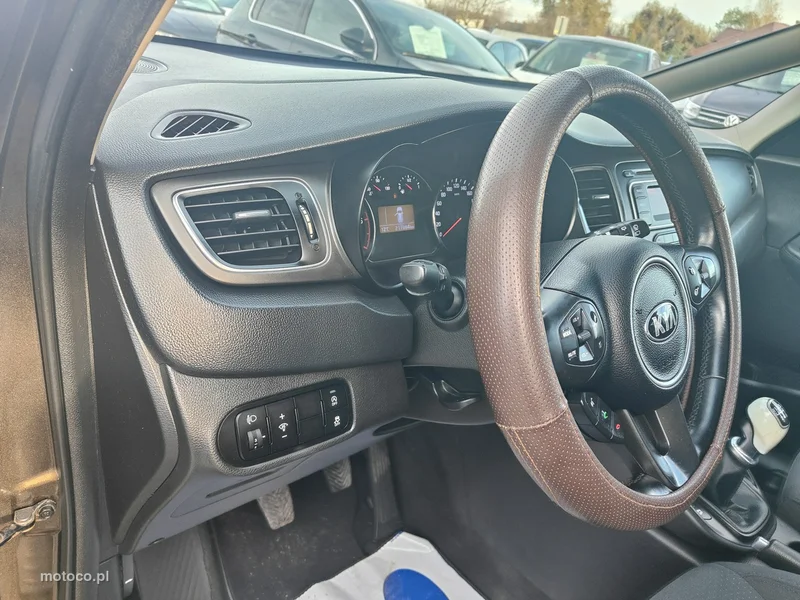 Kia Carens 15