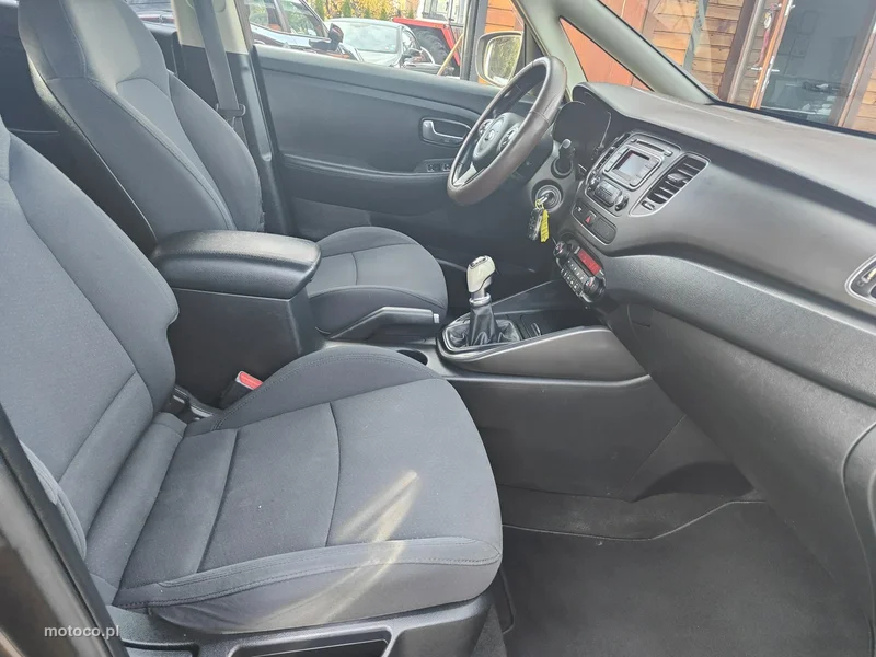 Kia Carens 19