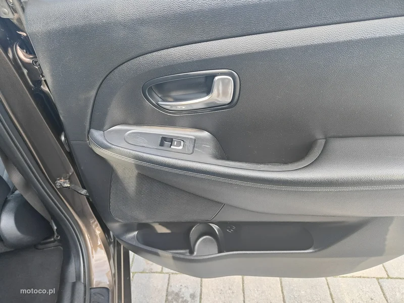 Kia Carens 26