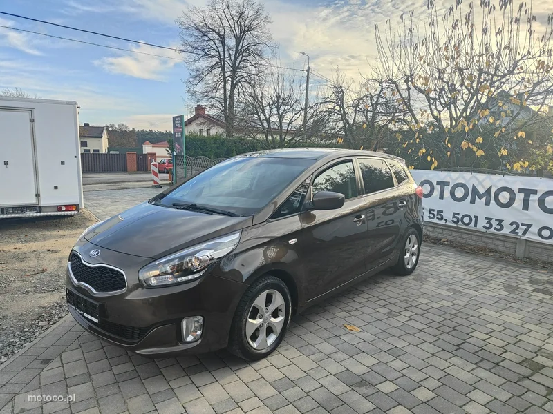 Kia Carens 4