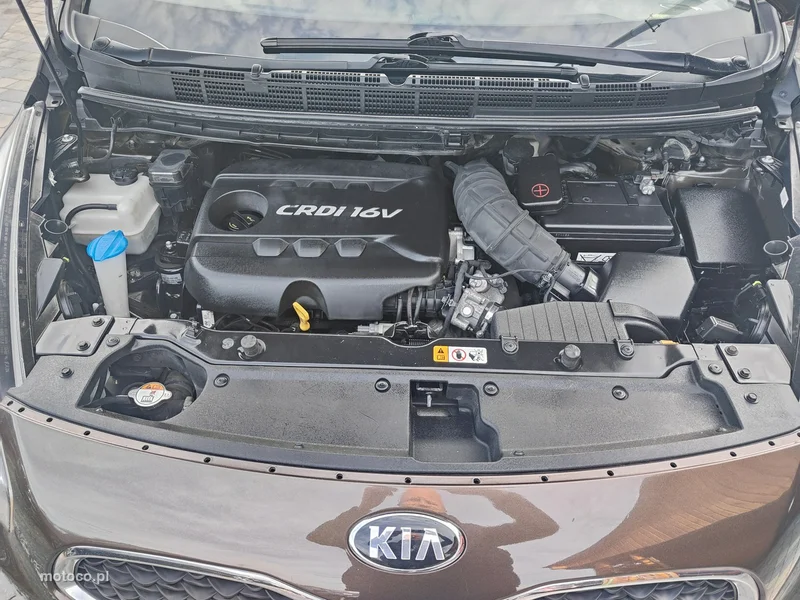 Kia Carens 32