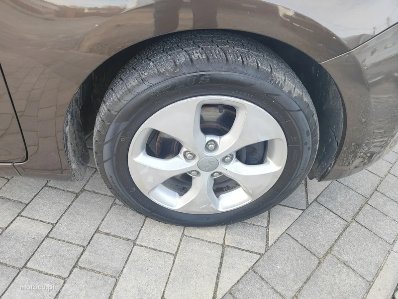 Kia Carens 34