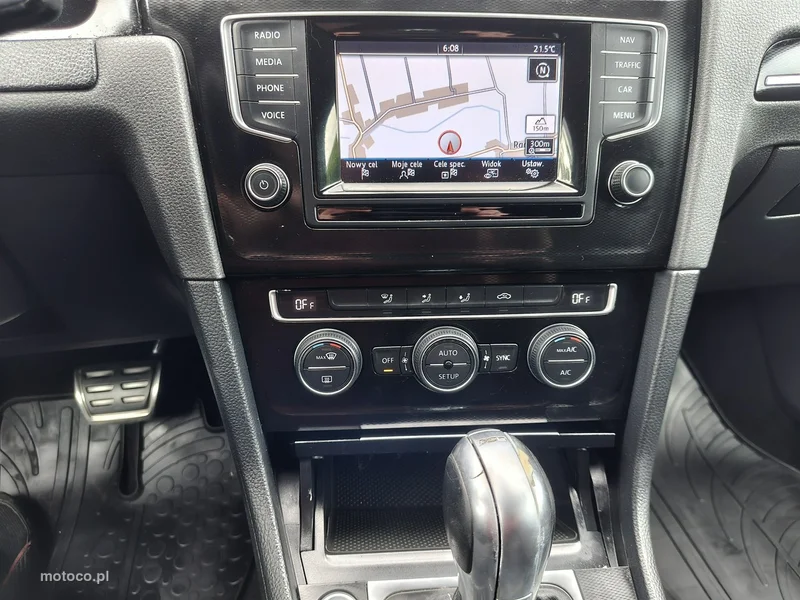 Volkswagen Golf VII 11