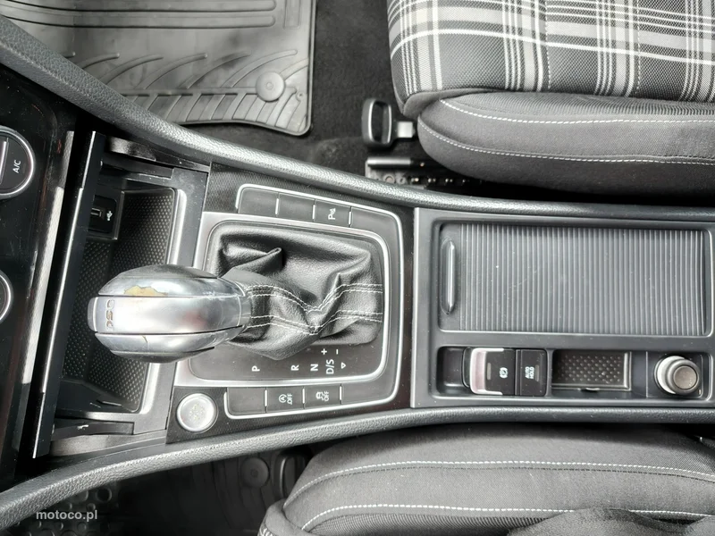 Volkswagen Golf VII 13