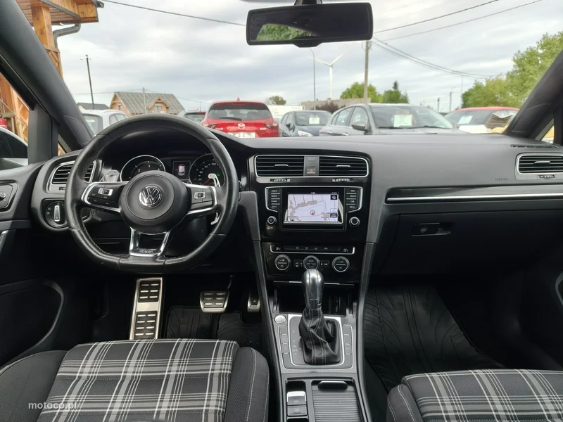 Volkswagen Golf VII 17