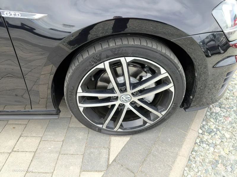 Volkswagen Golf VII 34